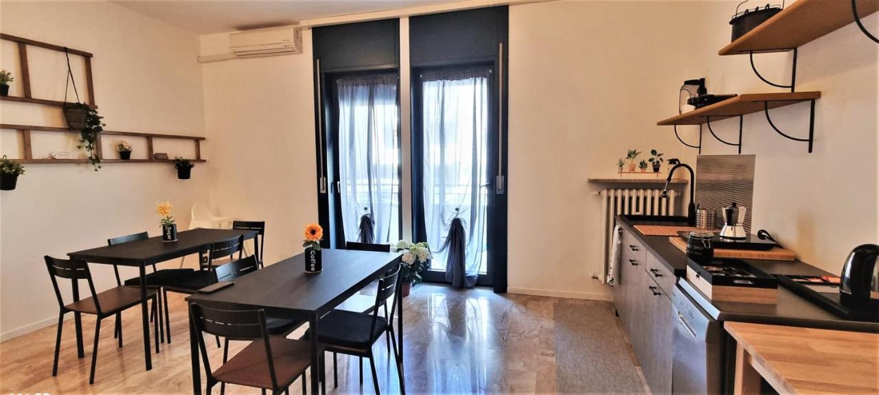 Guesthouse Tree Rooms Industrial Bergamo Esterno foto
